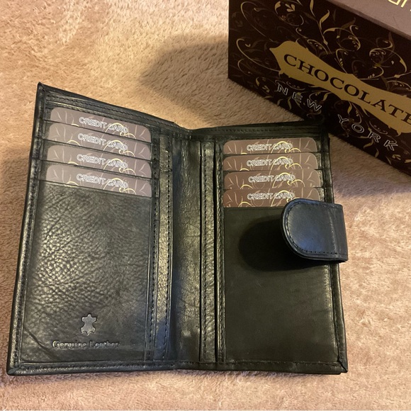 Chocolate New York Leather Wallet - Picture 2 of 5